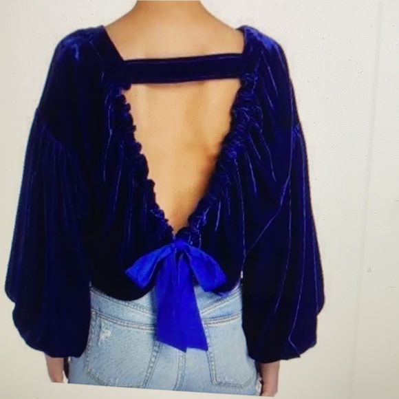 Free People cobalt blue velvet top. - Picture 3 of 10